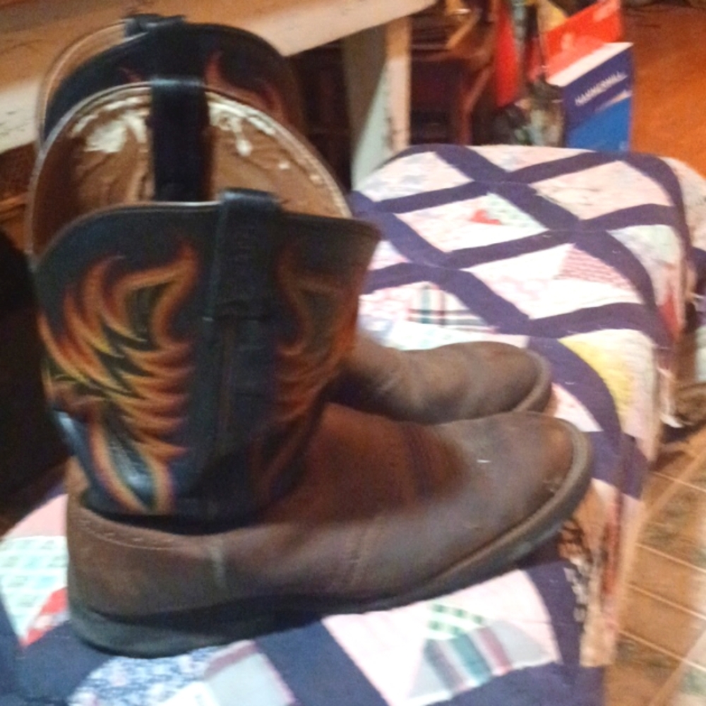 Justin size 12 EE boots